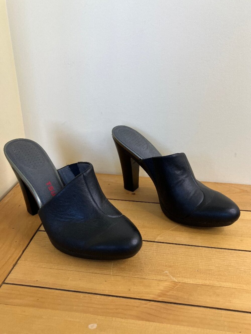 Tsubo Tattiana Platform Heels Dress Pump Slip on Mules Black Leather Women's 10